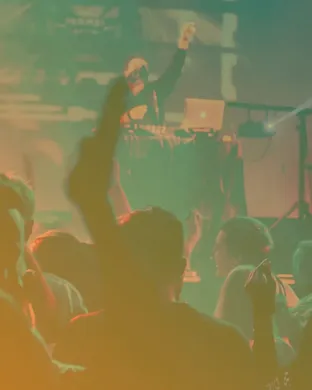 CA7RIEL & Paco Amoroso